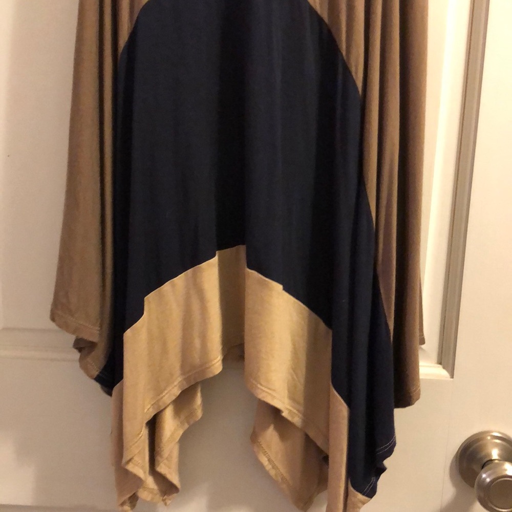 Color Block Handkerchief Top - Picture 3 of 3